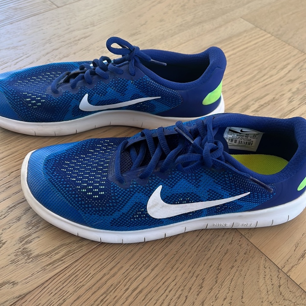Nike Free RN running shoes. Boys/men size 7. Excellent condition. Barely worn. - Picture 2 of 12